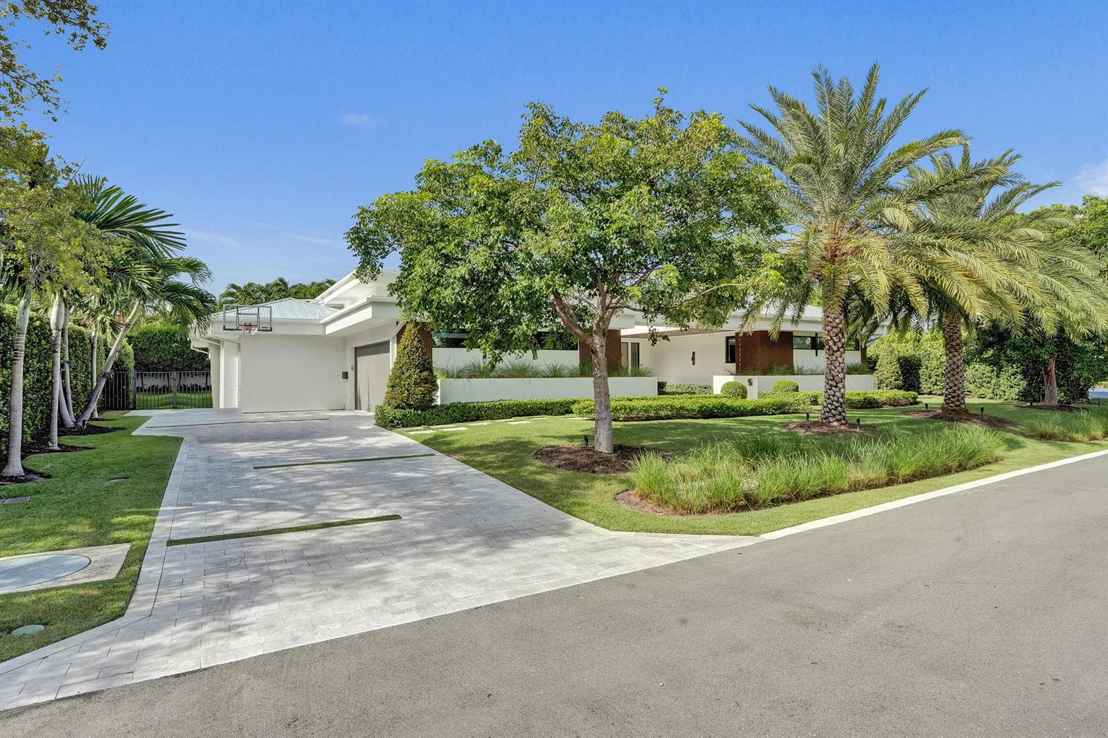 7 Tahoe Lane, Sea Ranch Lakes, FL 33308 photo 4
