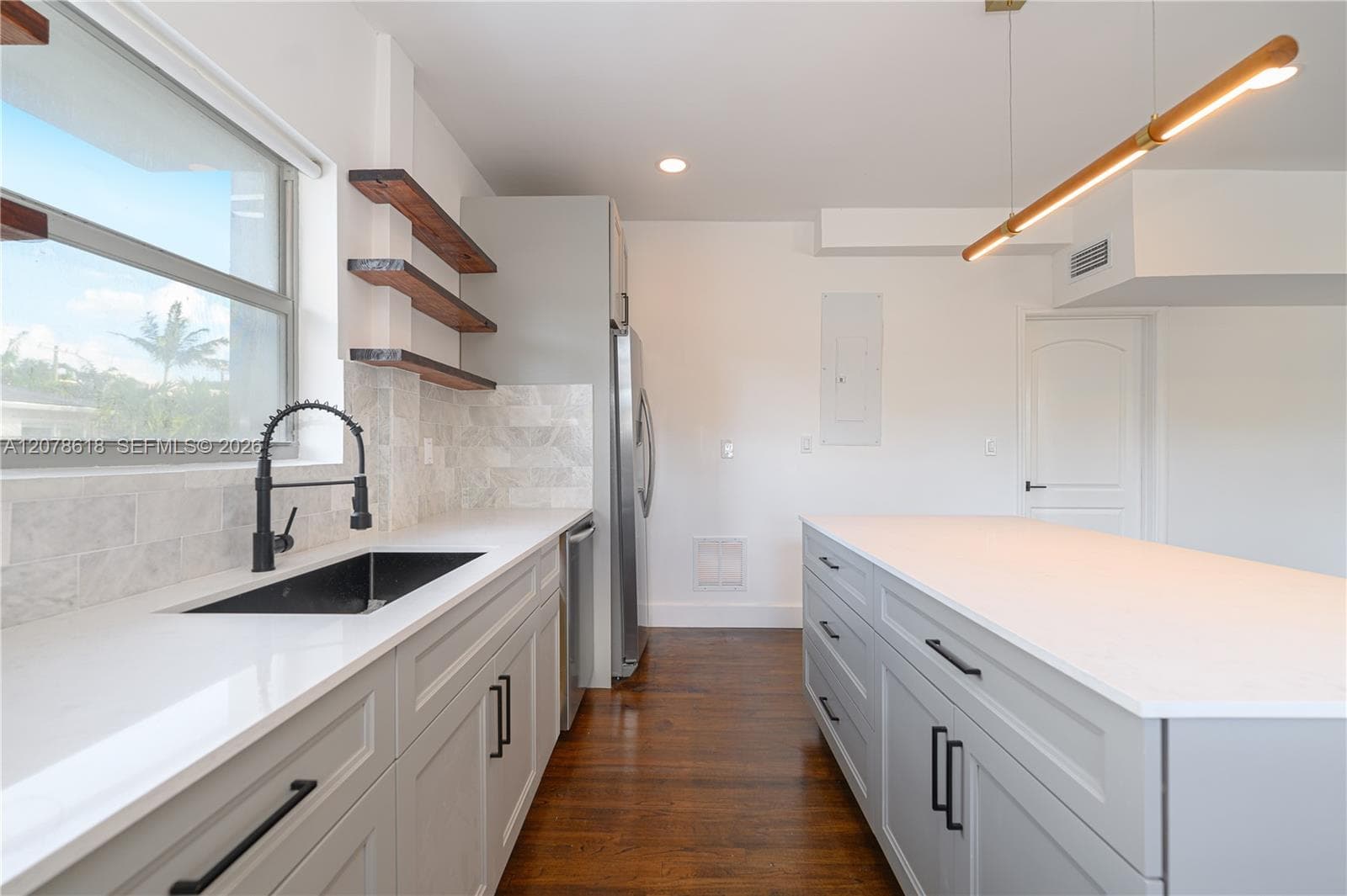 557 Meridian Ave # B, Miami Beach, FL 33139 photo 3