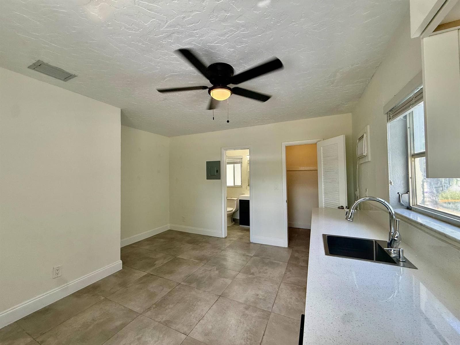 3684 NE 11th Avenue # Unit 4, Oakland Park, FL 33334 photo 2