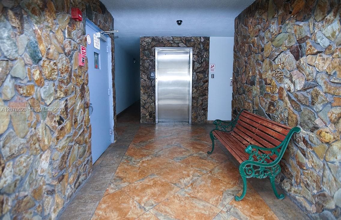 300 NE 12th Ave # 703, Hallandale Beach, FL 33009 photo 3