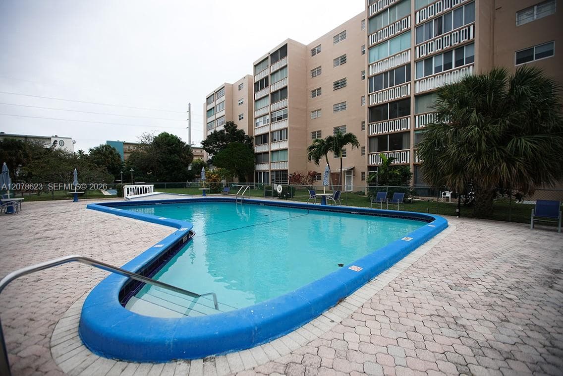 300 NE 12th Ave # 703, Hallandale Beach, FL 33009 photo 5