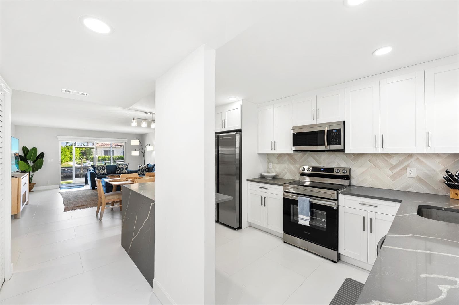 1030 SUGAR SANDS Boulevard # 167, Singer Island, FL 33404