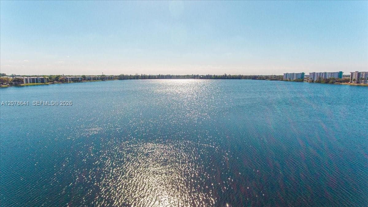 110 Lake Emerald Dr # 403, Oakland Park, FL 33309 photo 2