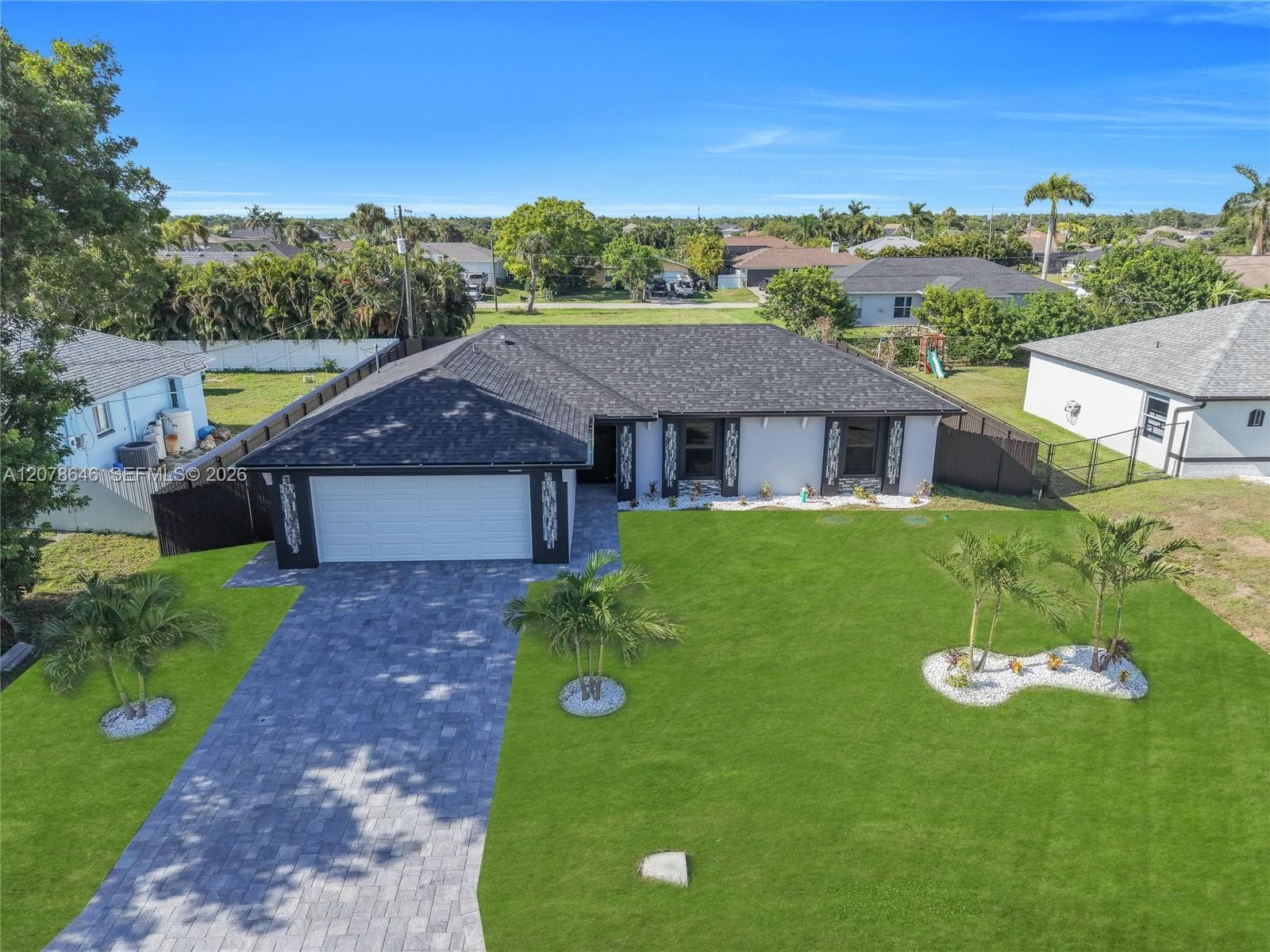 2021 NE 24th ter, Cape Coral, FL 33909 photo 3