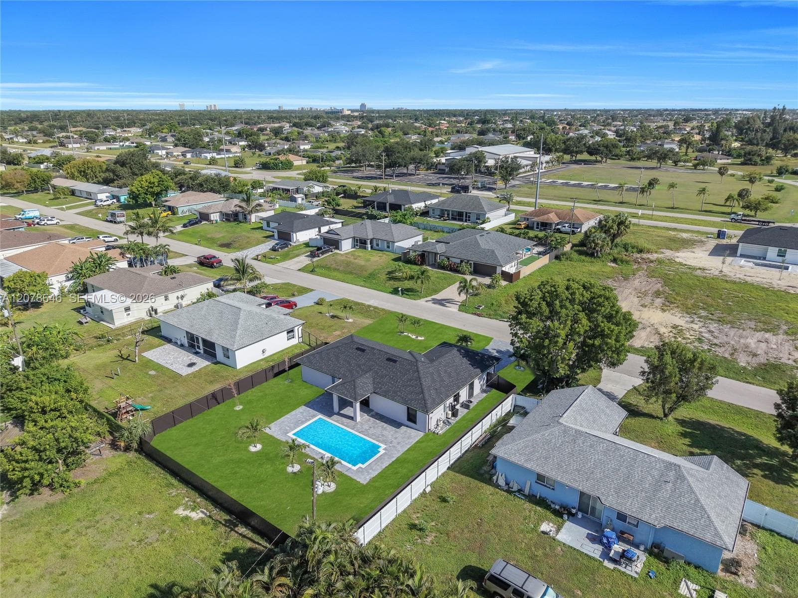 2021 NE 24th ter, Cape Coral, FL 33909 photo 5