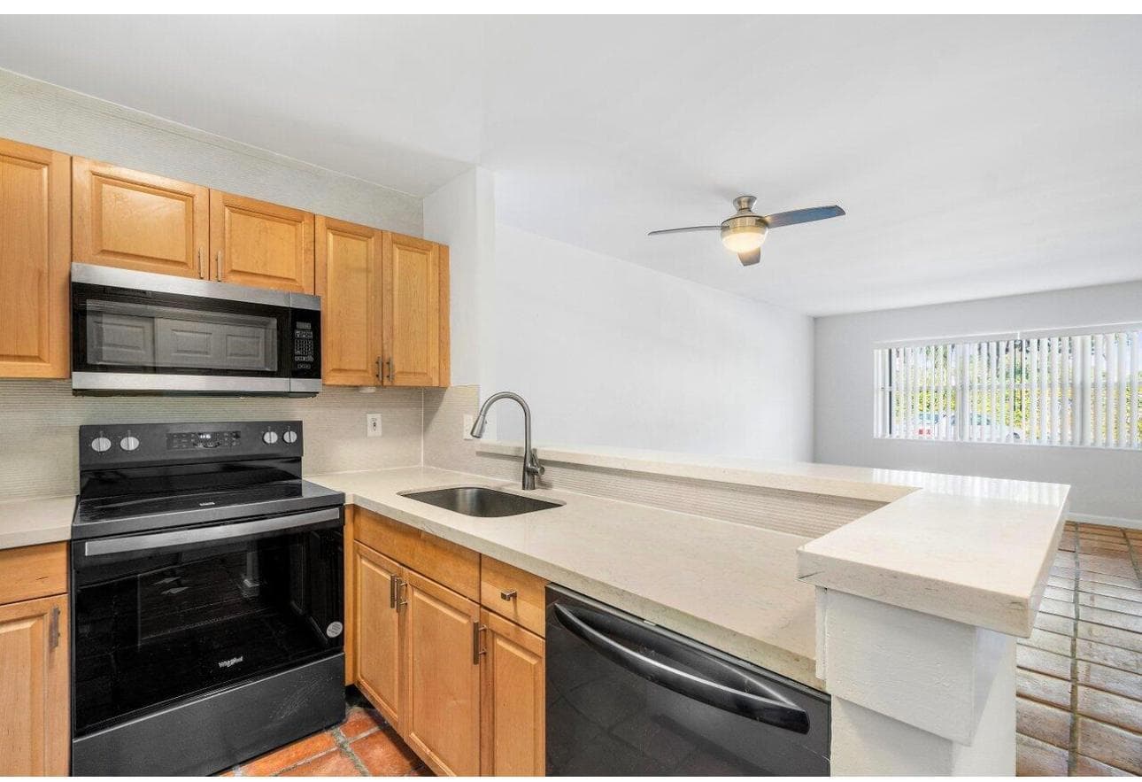 420 SE 2nd Avenue # 2, Deerfield Beach, FL 33441 photo 2