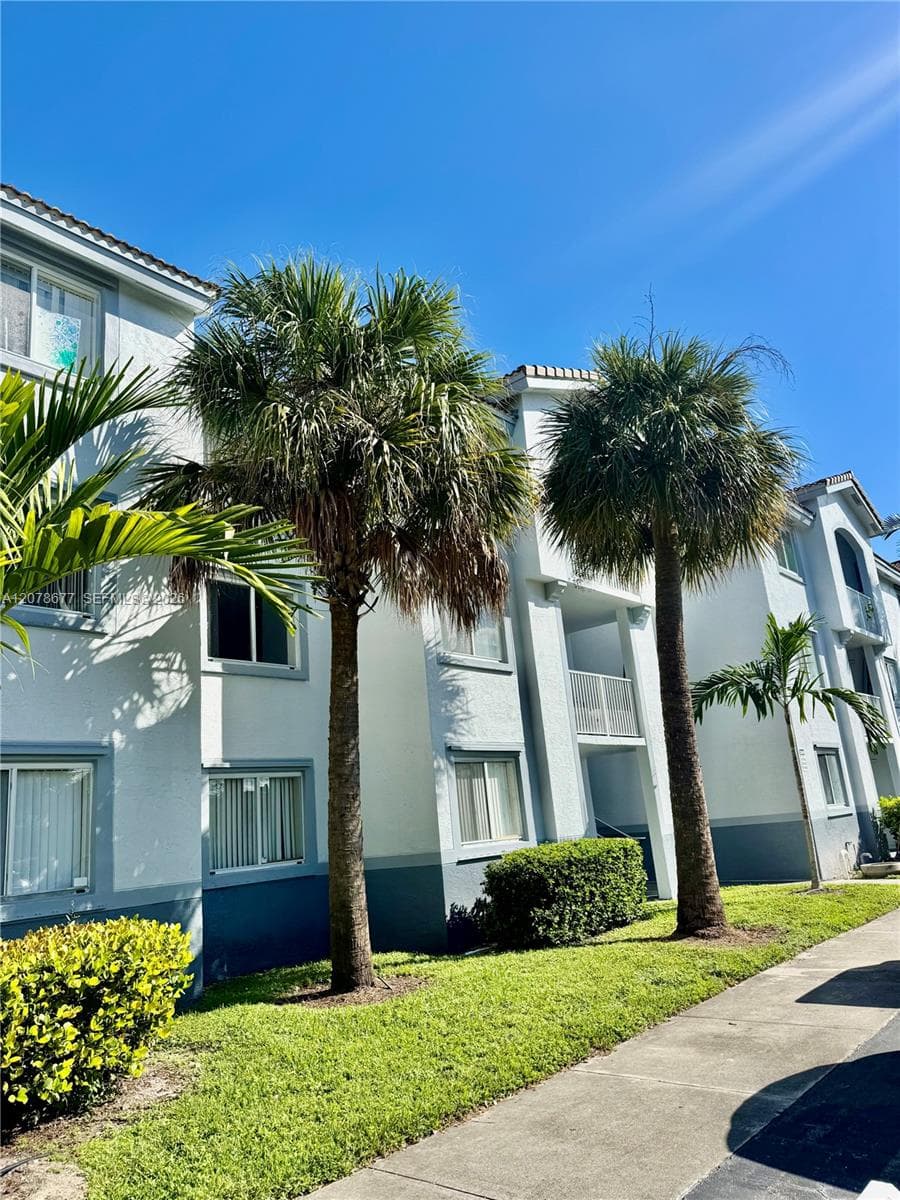 2640 S University Dr # 113, Davie, FL 33328 photo 3