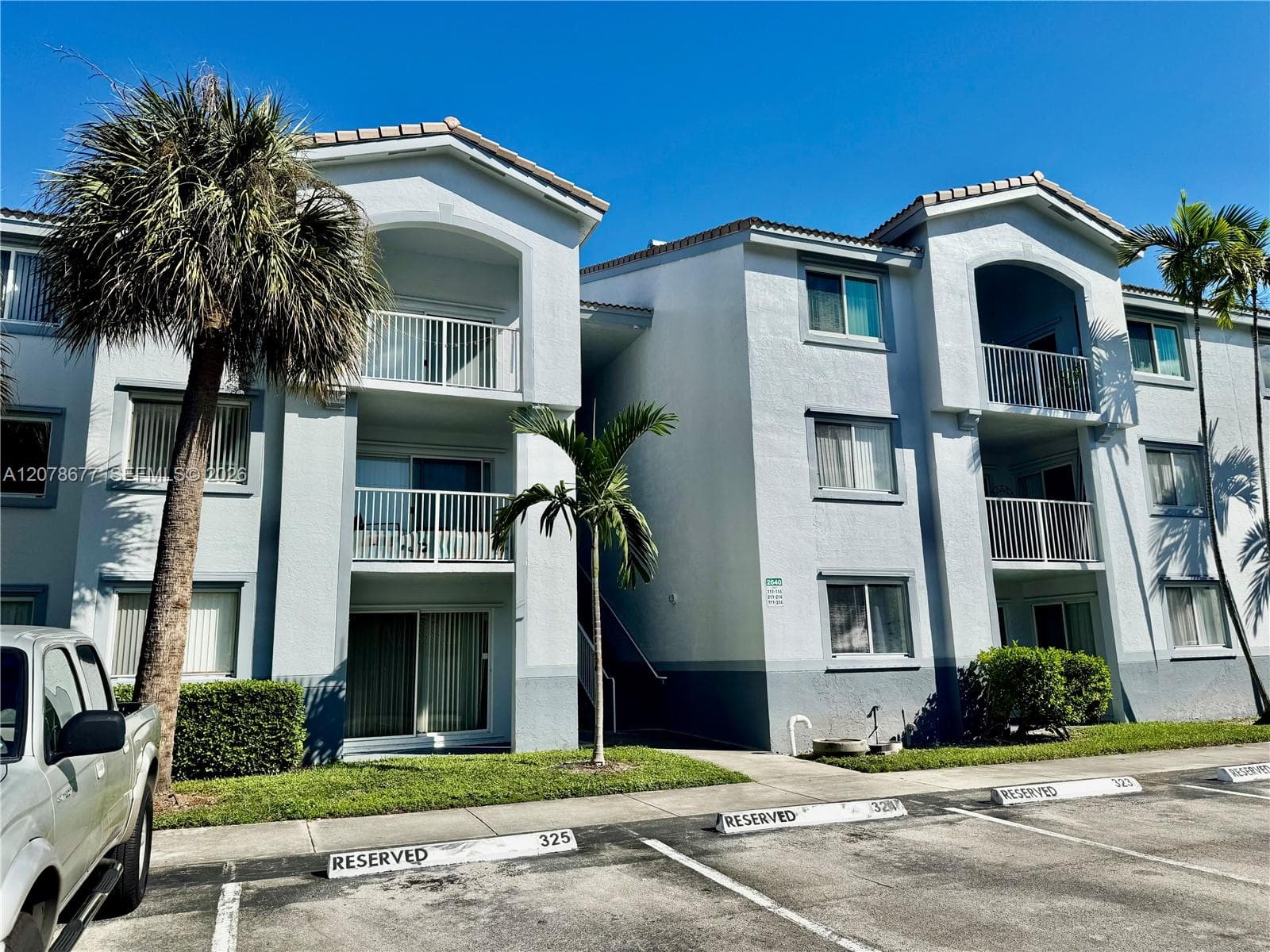 2640 S University Dr # 113, Davie, FL 33328