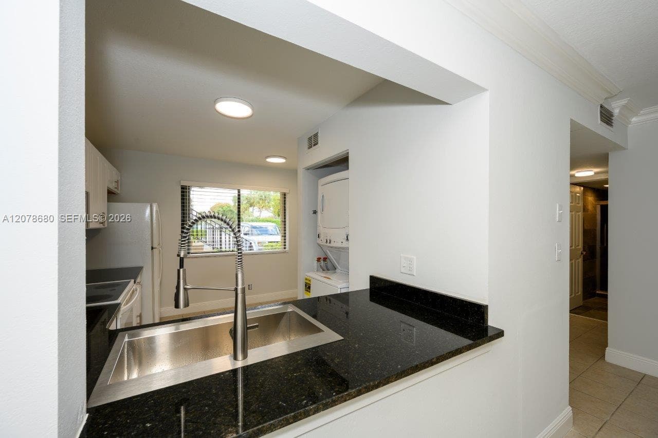 100 SE 7th St # 1, Deerfield Beach, FL 33441 photo 5