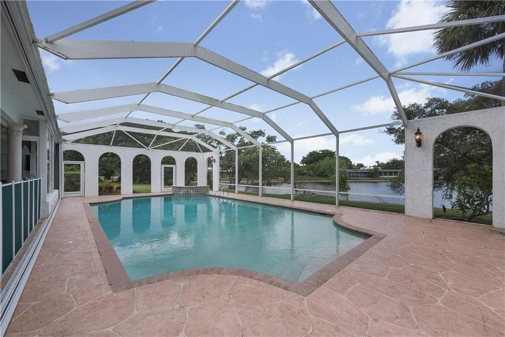 4903 WOODLANDS Boulevard, Tamarac, FL 33319