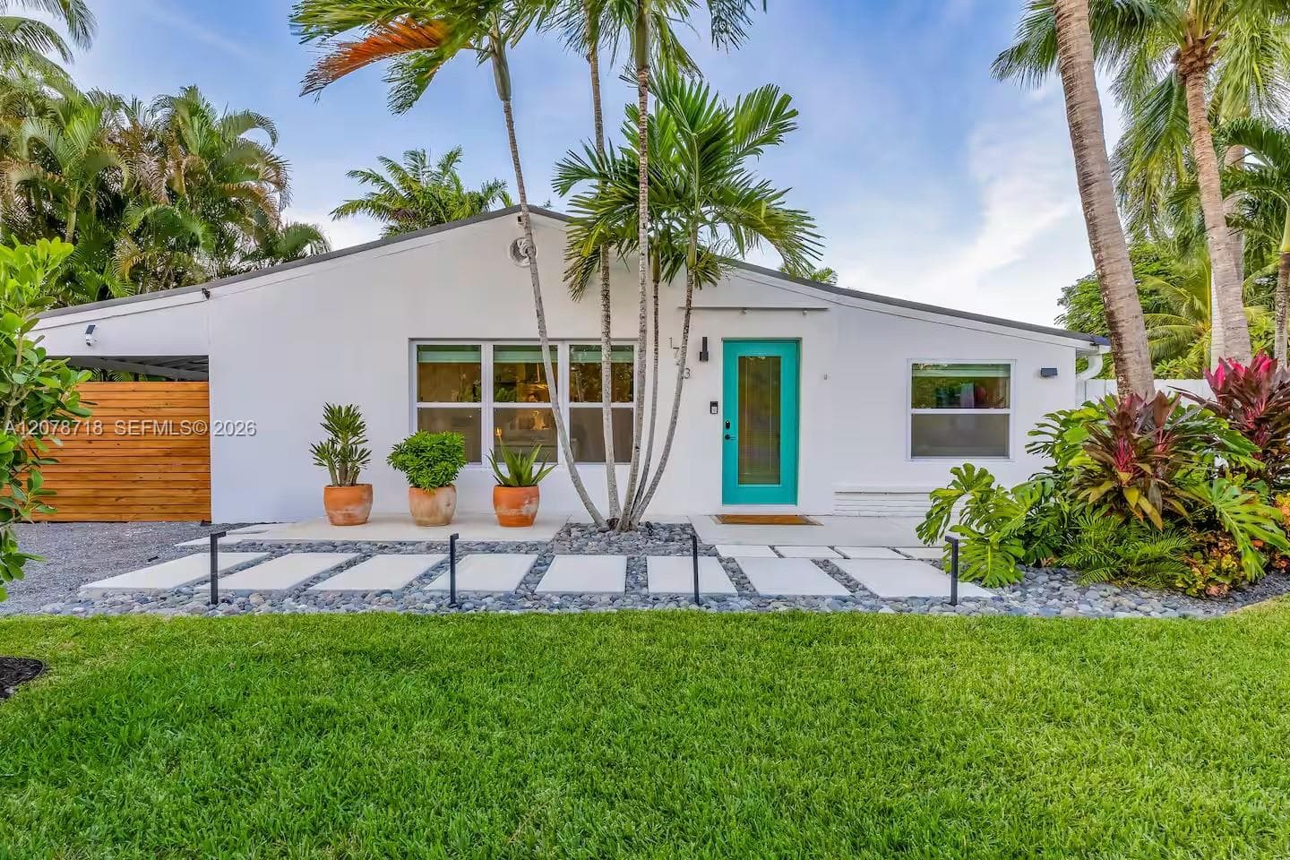 1743 NE 16th St, Fort Lauderdale, FL 33304 photo 2