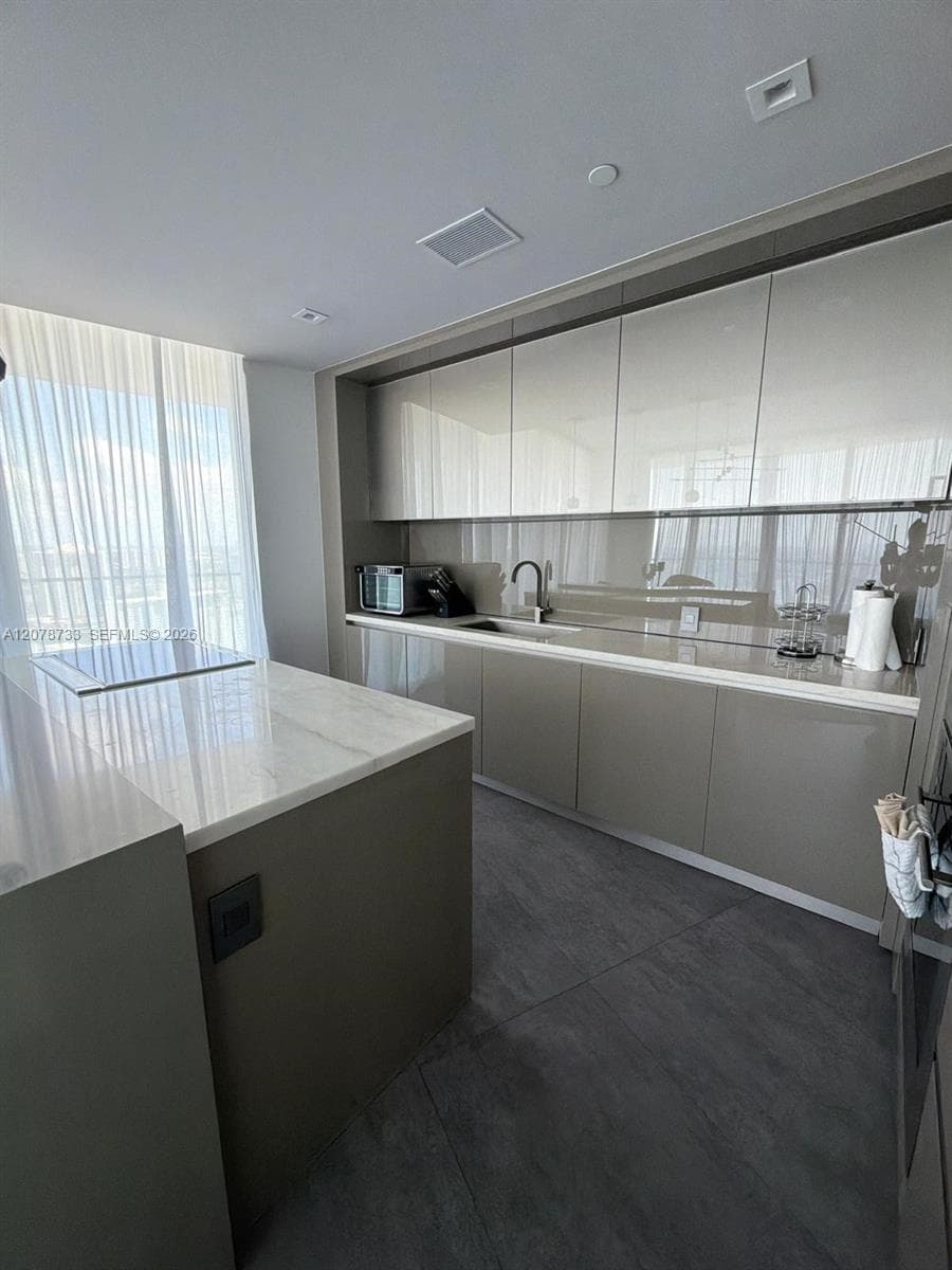 18975 Collins Ave # 2905, Sunny Isles Beach, FL 33160 photo 4
