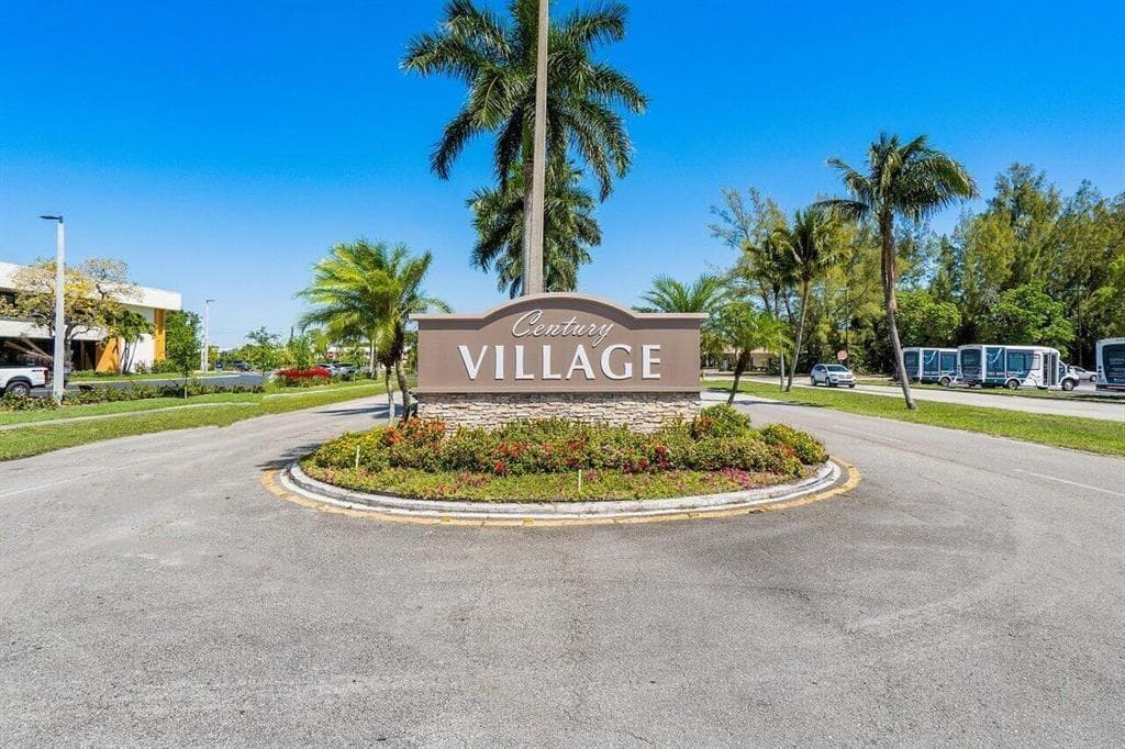 211 GREENBRIER A # 211, West Palm Beach, FL 33417