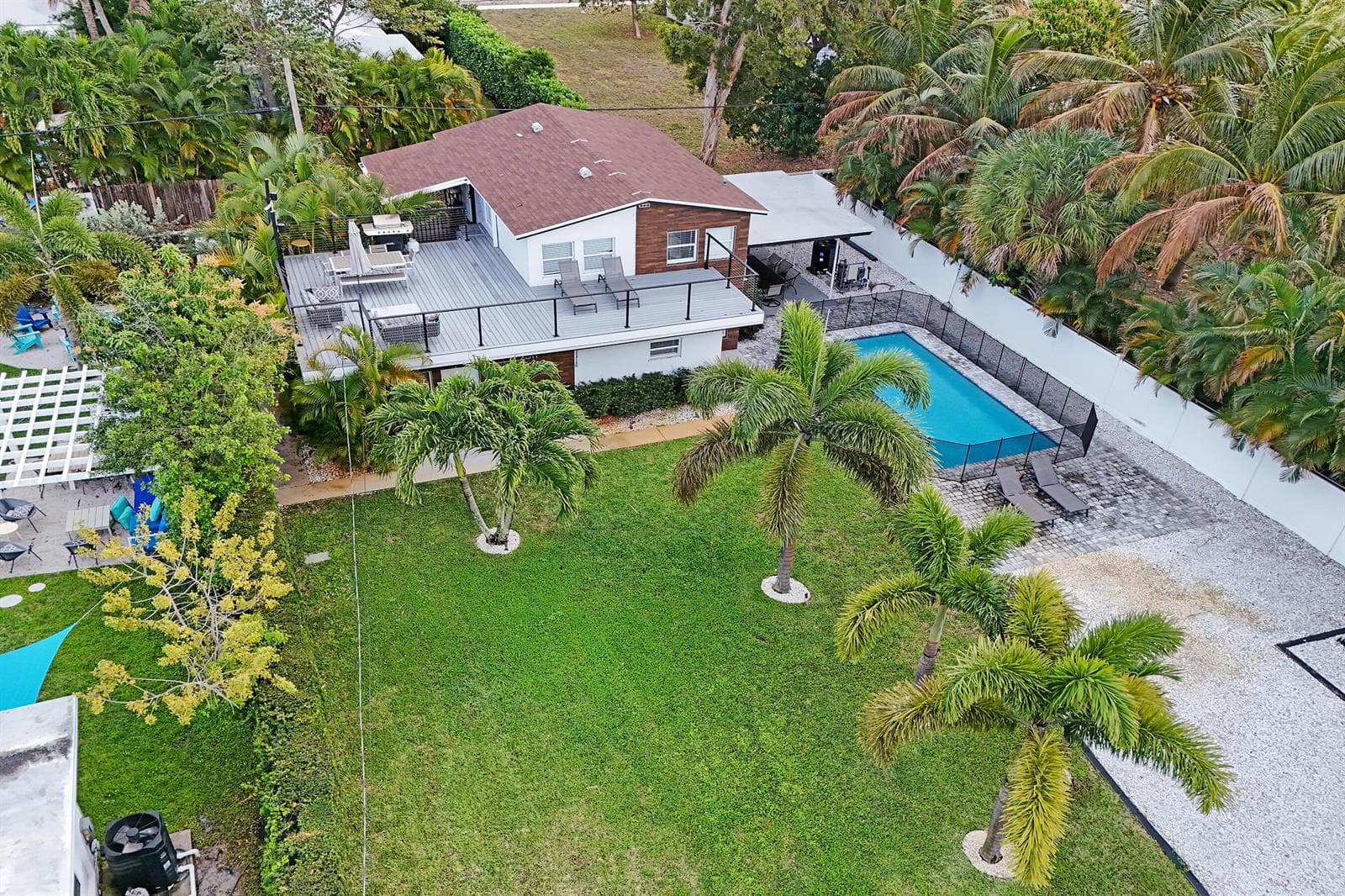 311 SE 3rd Avenue # Upstairs, Delray Beach, FL 33483 photo 3