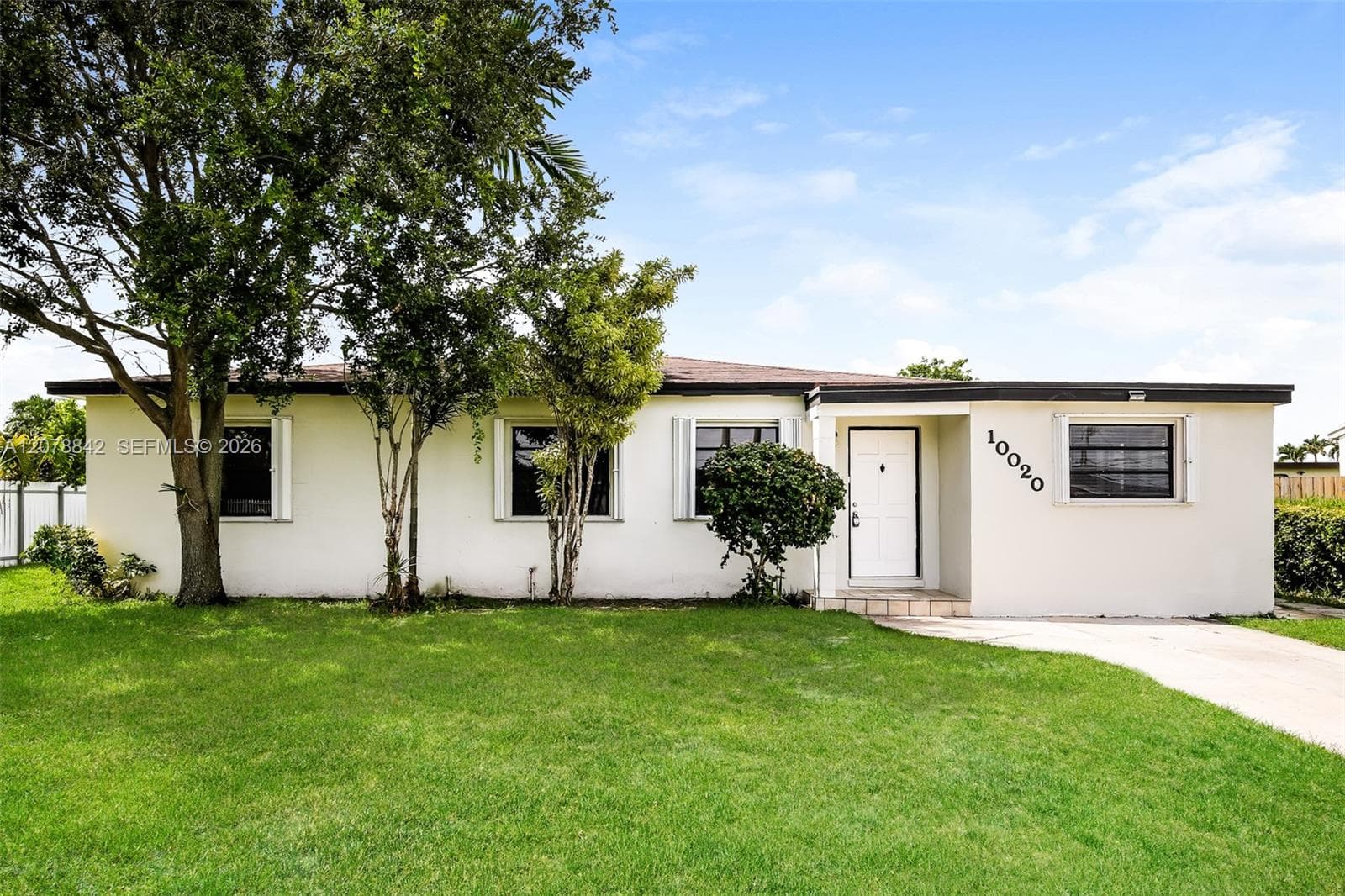 10020 SW 37th St, Miami, FL 33165