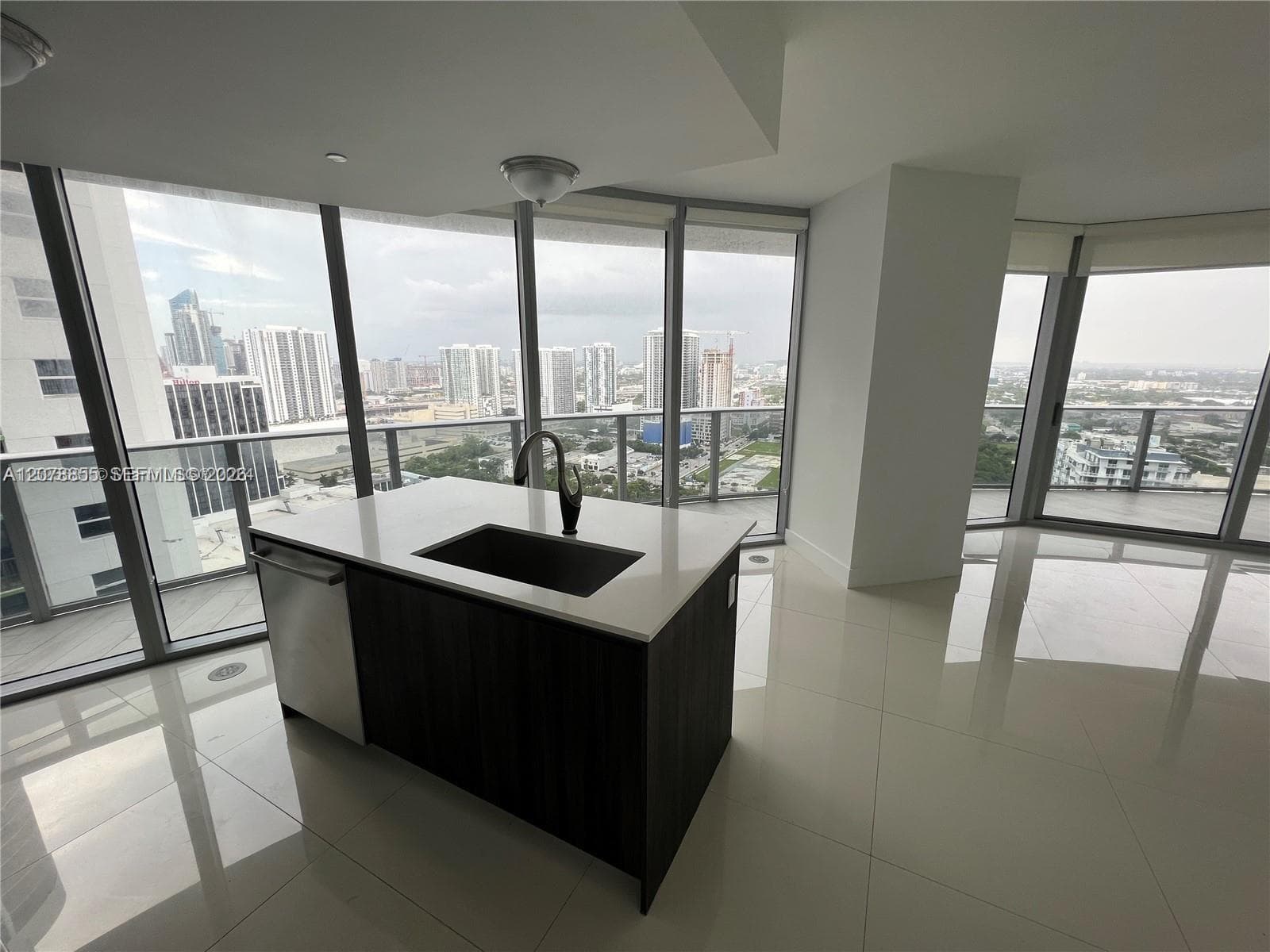 488 NE 18th St # 3100, Miami, FL 33132 photo 2
