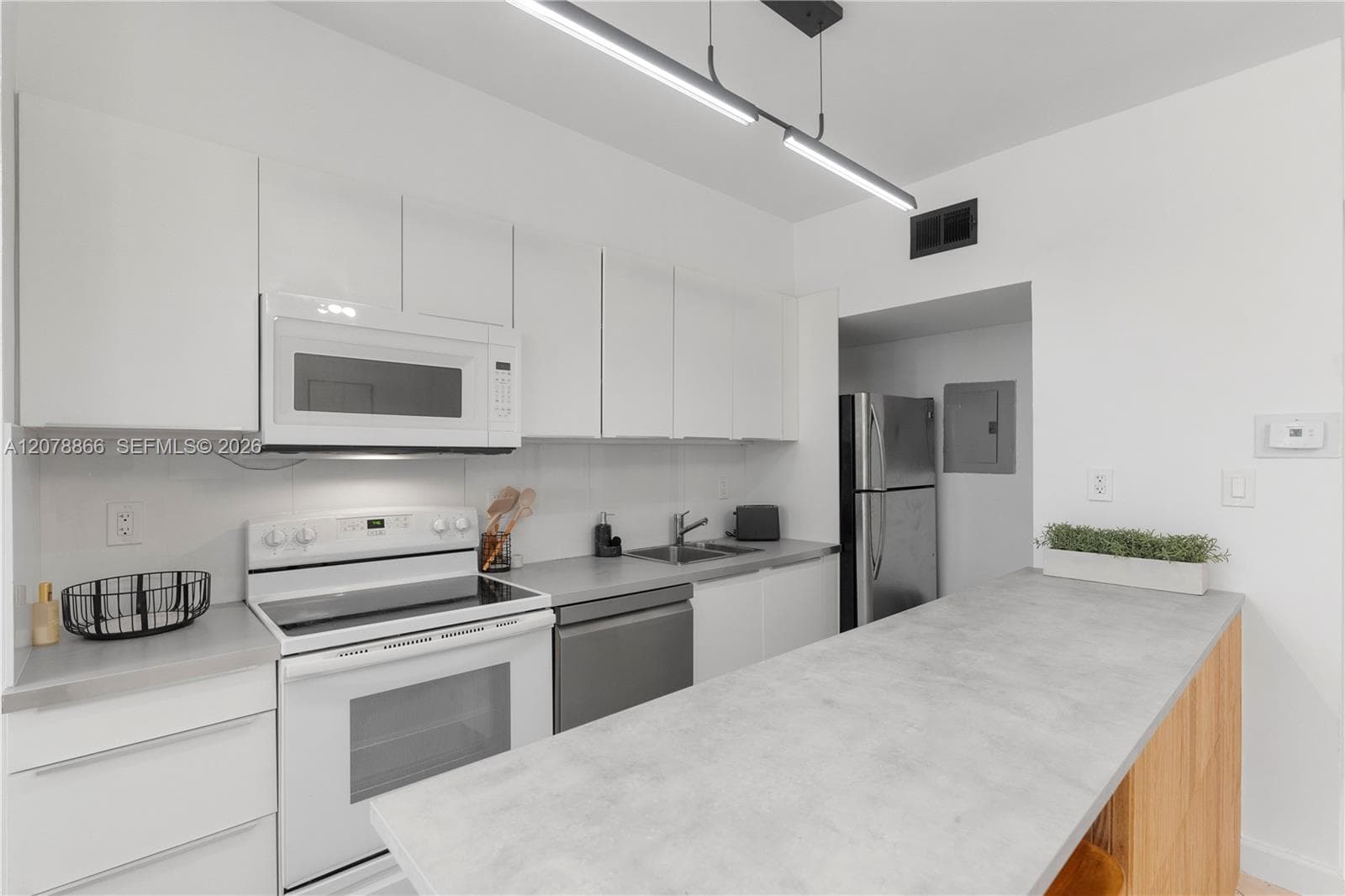1559 Michigan Ave # 102, Miami Beach, FL 33139 photo 4