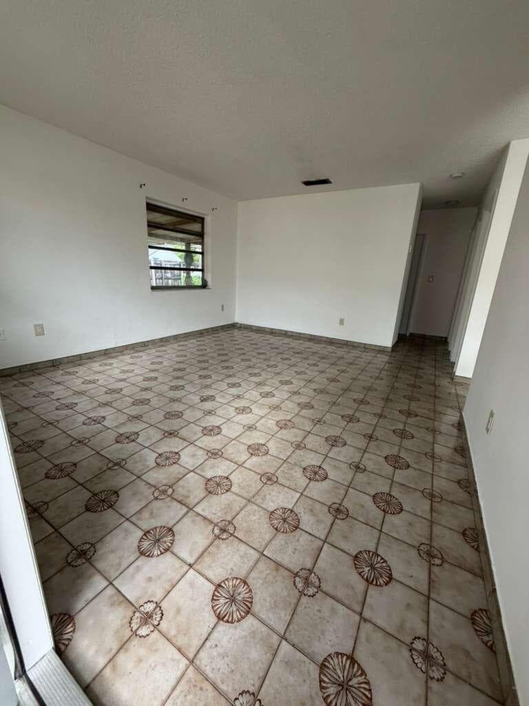 4796 E 10th Avenue, Hialeah, FL 33013 photo 3