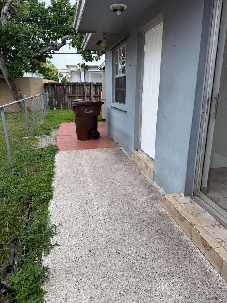 4796 E 10th Avenue, Hialeah, FL 33013