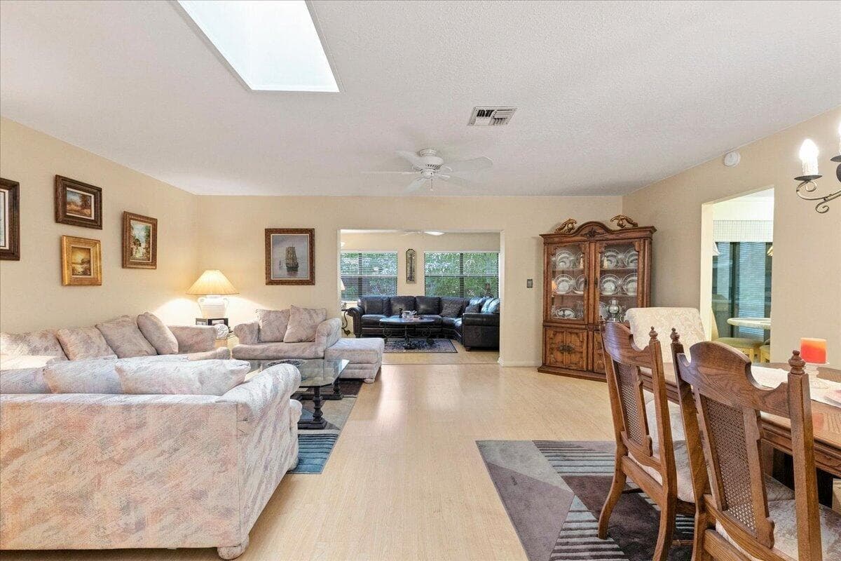 9843 NW 75TH Court NW, Tamarac, FL 33321 photo 5