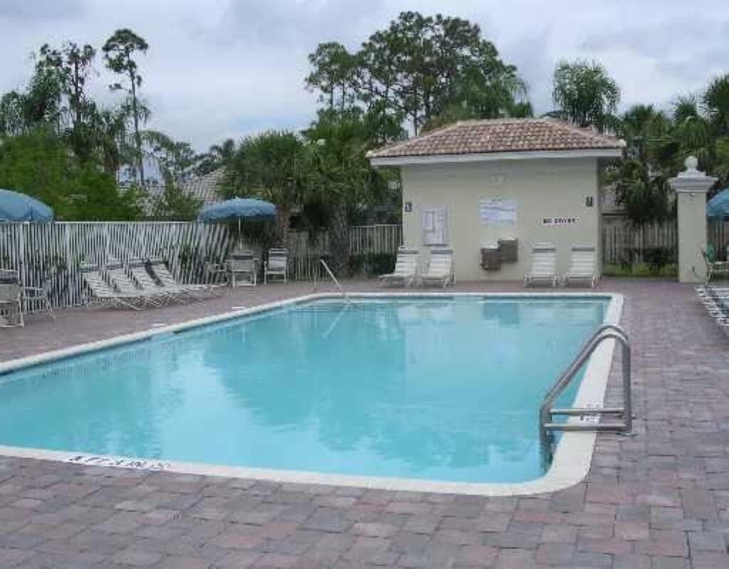 13377 Georgian Court, Wellington, FL 33414 photo 4