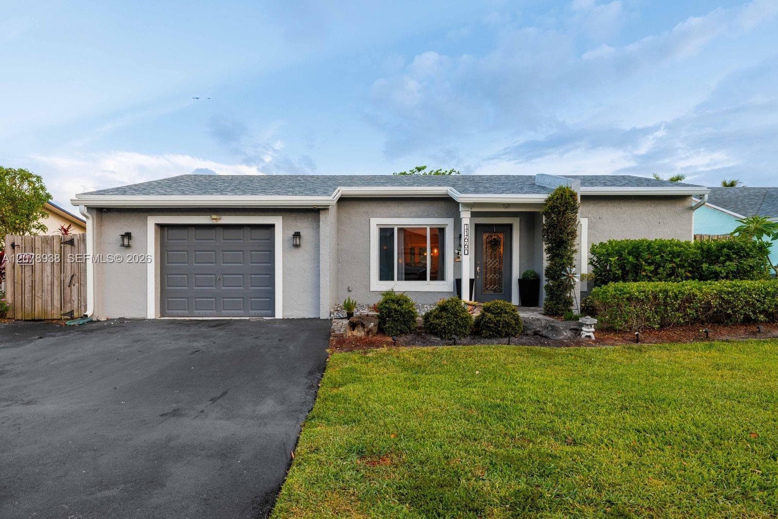11660 NW 38th Pl, Sunrise, FL 33323