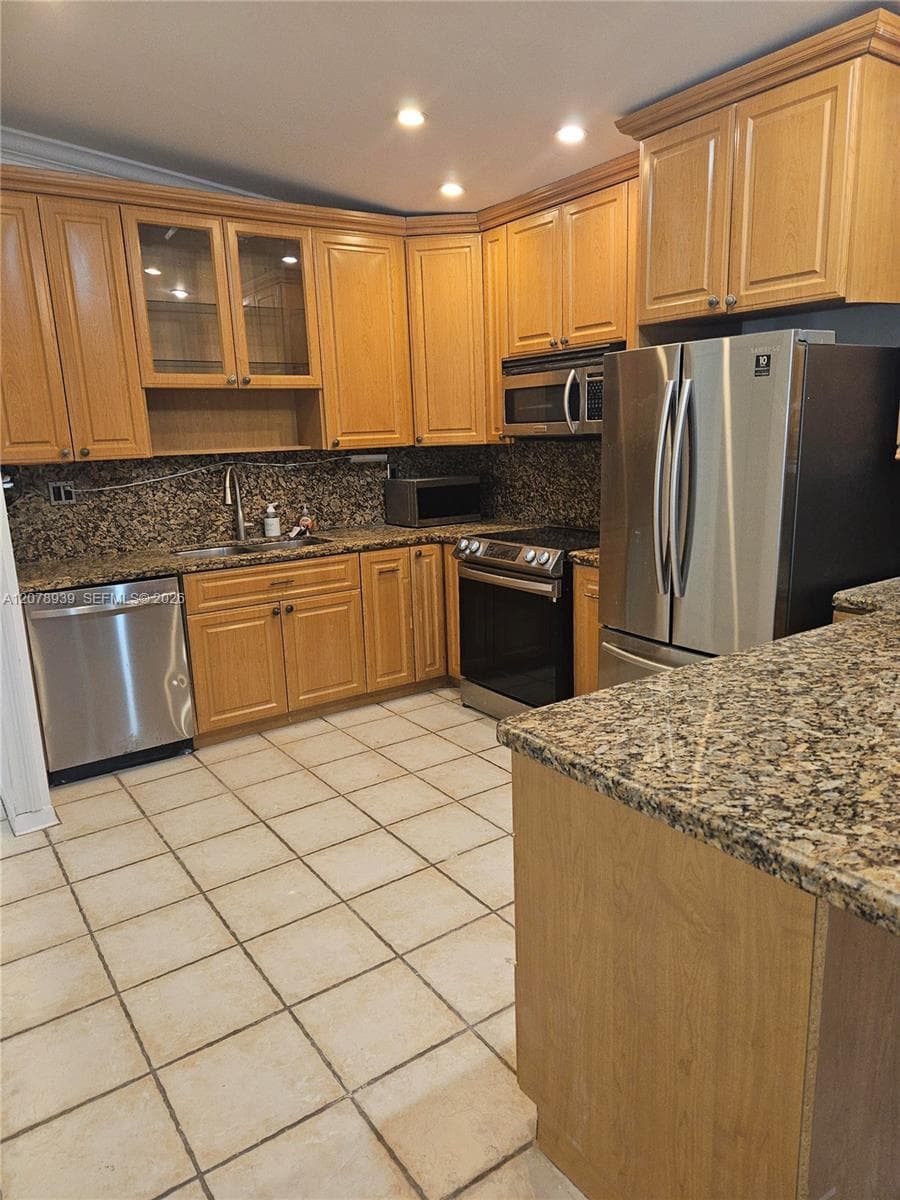 10634 SW 75th Ln, Miami, FL 33173 photo 3