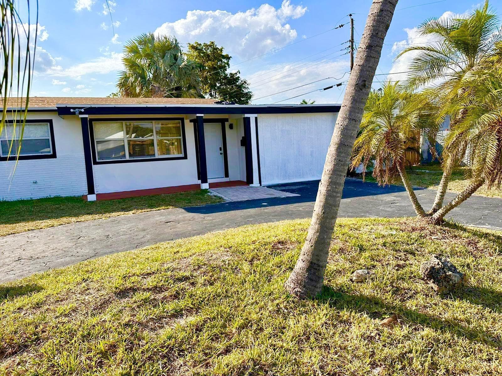 601 NW 38th Street, Deerfield Beach, FL 33064 photo 2