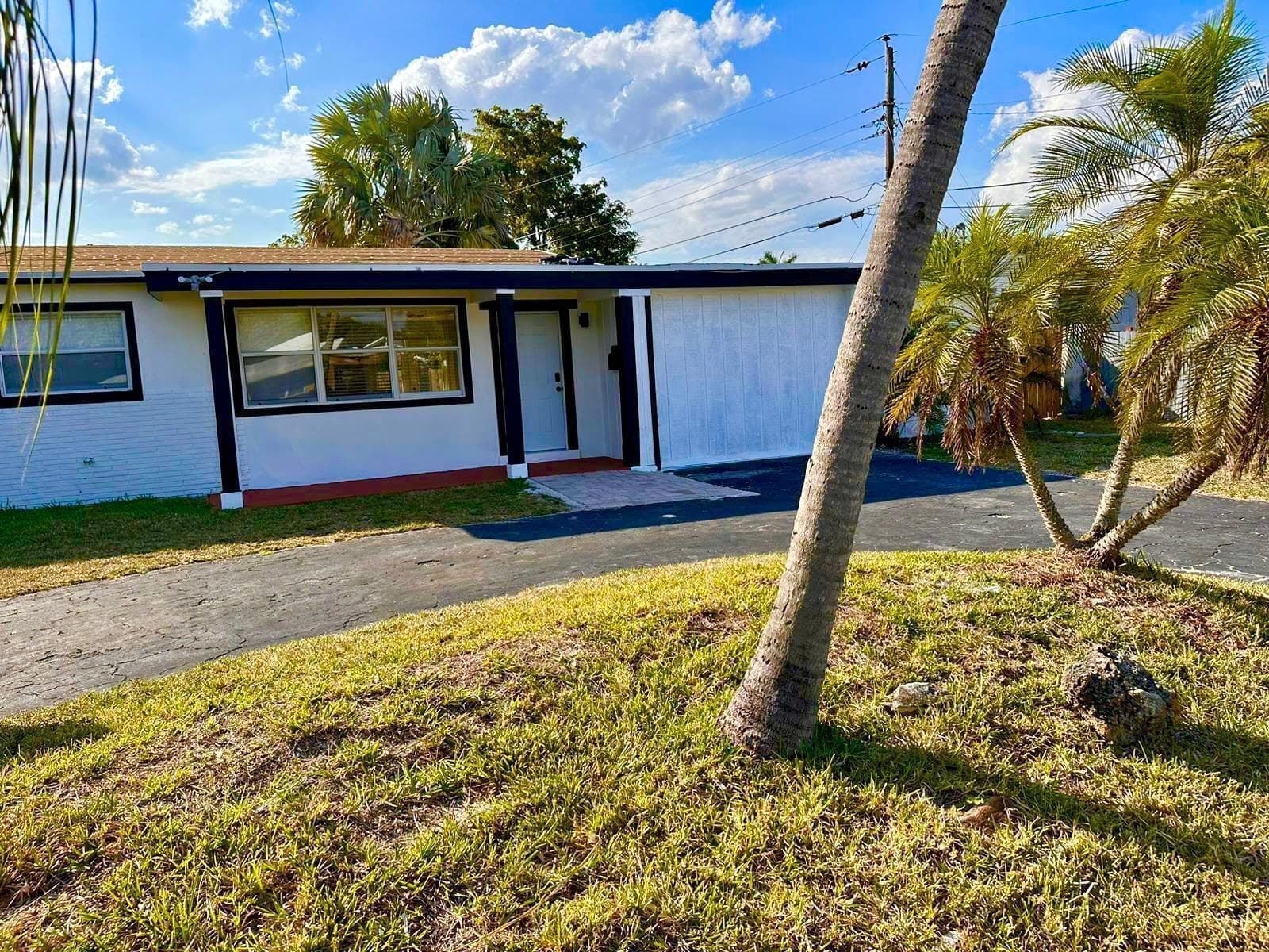 601 NW 38th Street, Deerfield Beach, FL 33064 photo 3