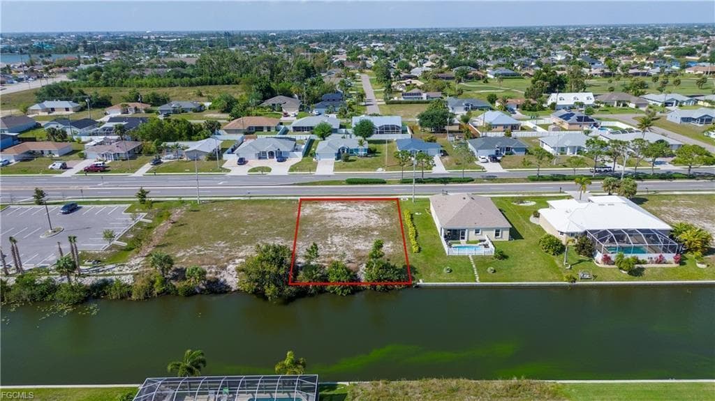 136 NICHOLAS Parkway W, Cape Coral, FL 33990 photo 2