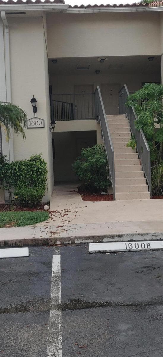 1600 BALFOUR POINT Drive # F, West Palm Beach, FL 33411