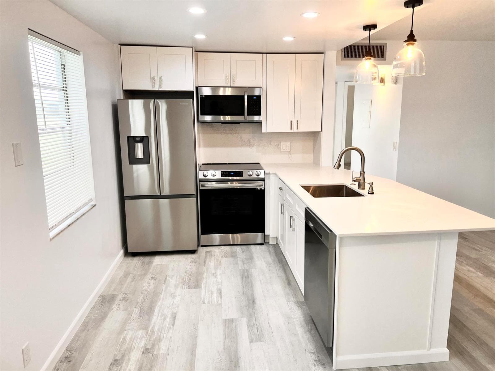 58 Normandy B, Delray Beach, FL 33484 photo 2