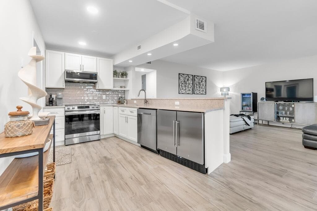 4848 NE 23RD Avenue # 8A, Fort Lauderdale, FL 33308 photo 2