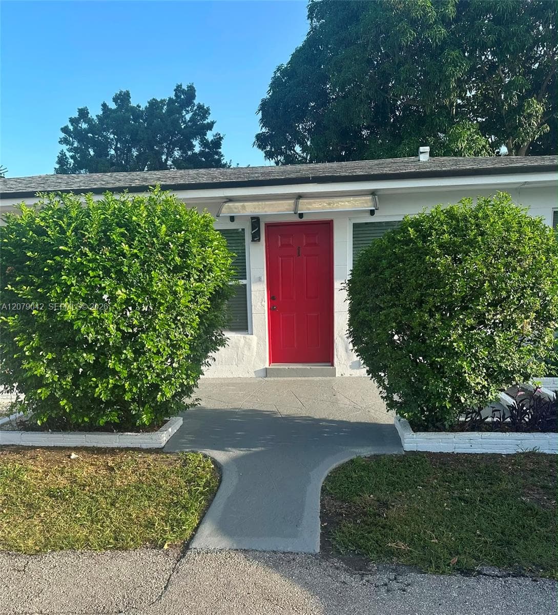2024 NE 26th St # 1, Wilton Manors, FL 33305