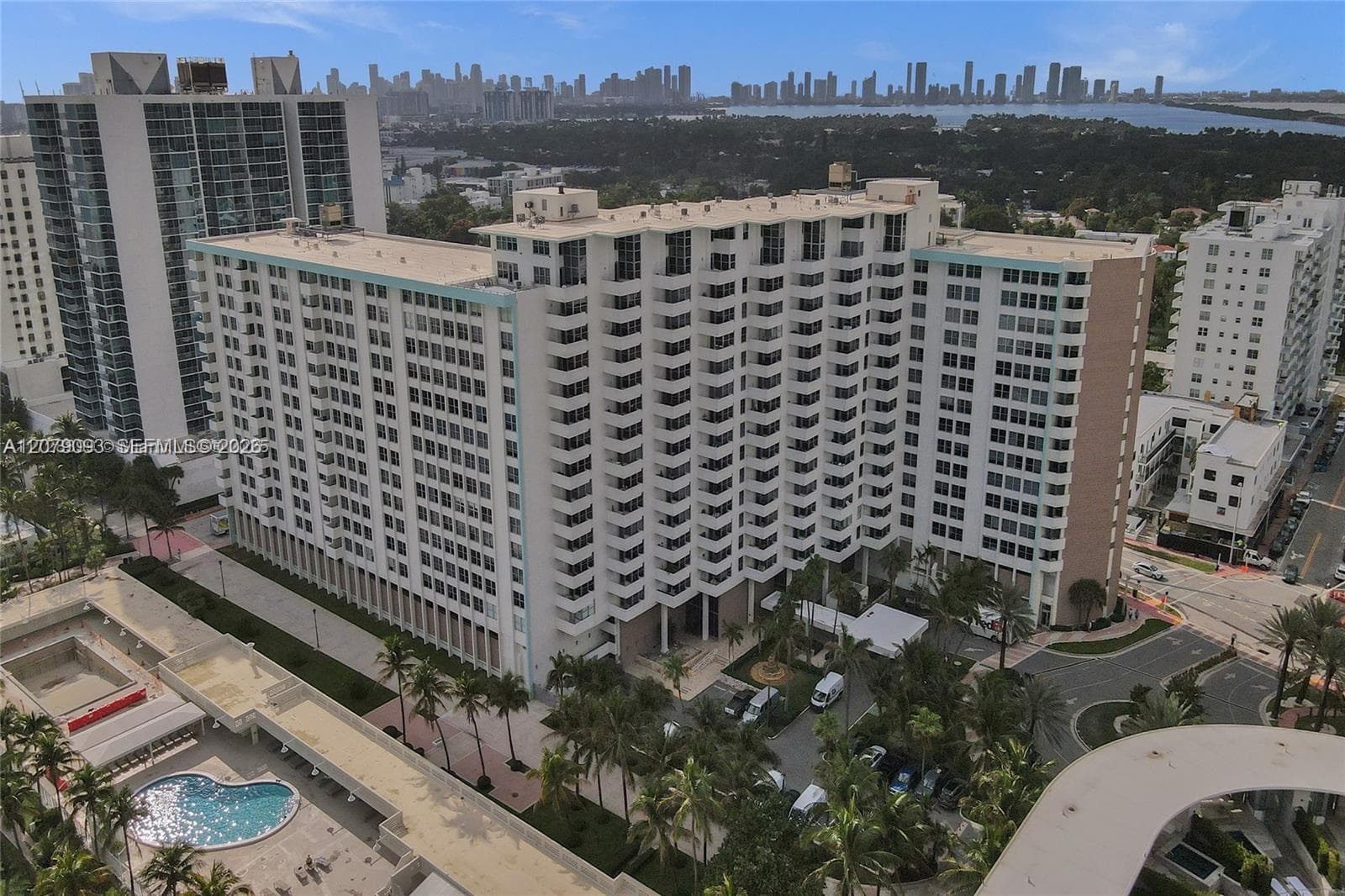 2899 Collins Ave # 544, Miami Beach, FL 33140 photo 2