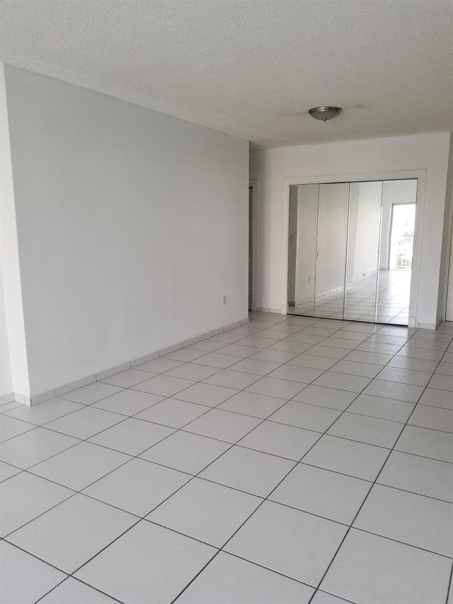 500 BAYVIEW Drive # 817, Sunny Isles Beach, FL 33160 photo 3