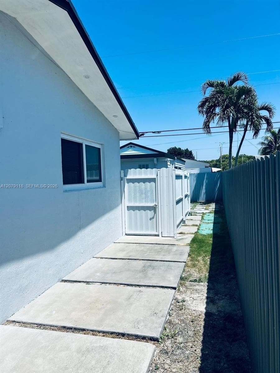 11925 SW 185th Ter, Miami, FL 33177 photo 2