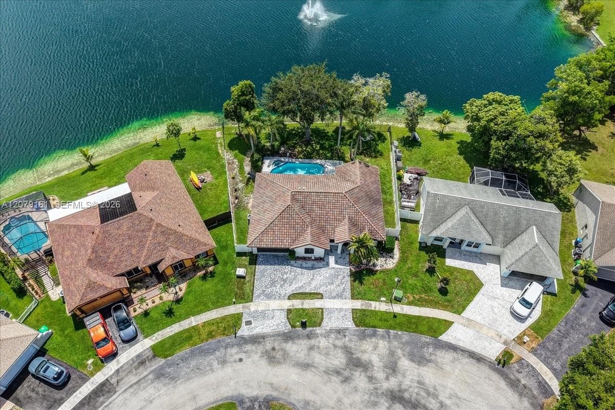 15056 SW 10th St, Sunrise, FL 33326