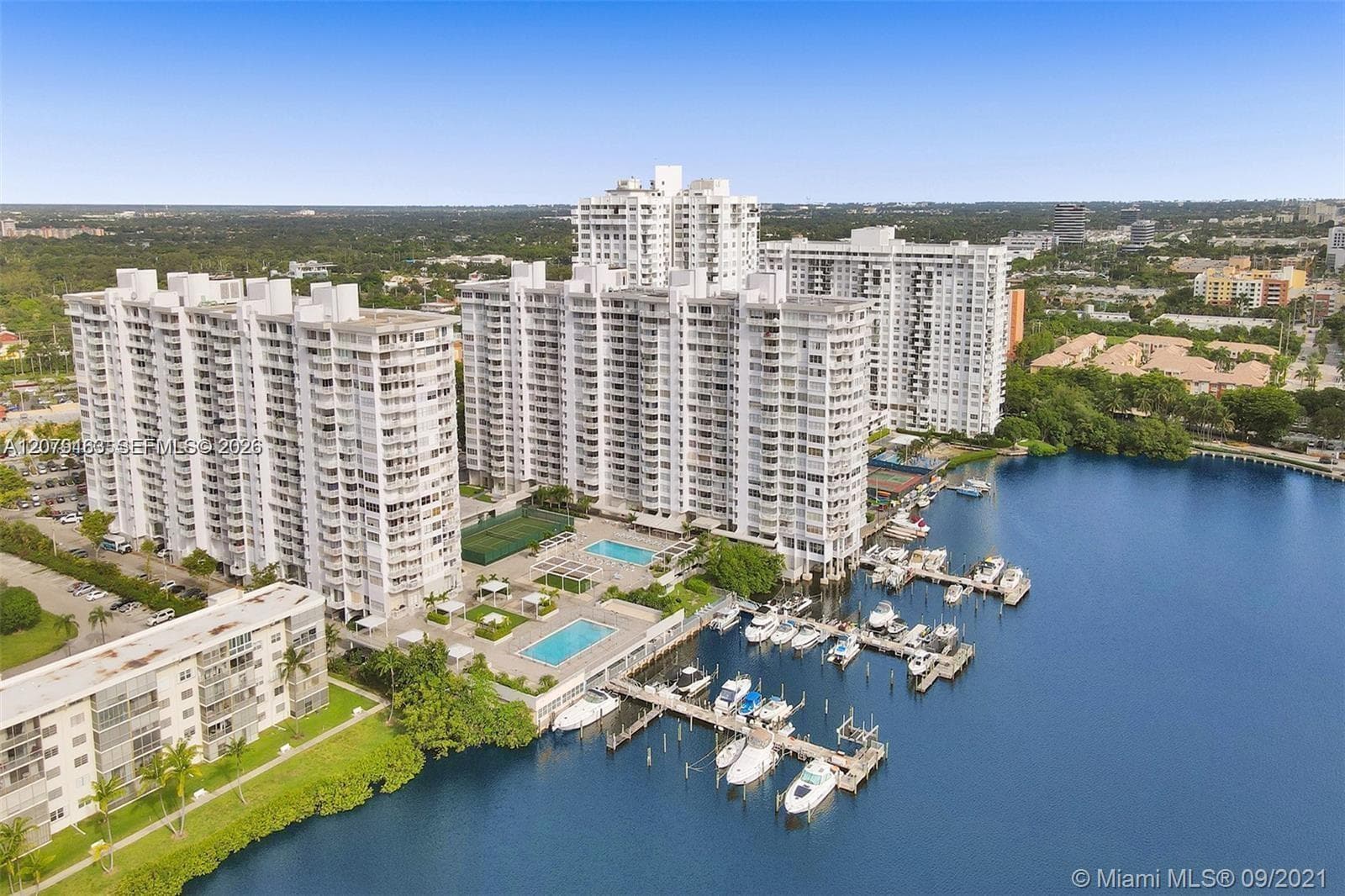 18011 Biscayne Blvd # 1703, Aventura, FL 33160 photo 5