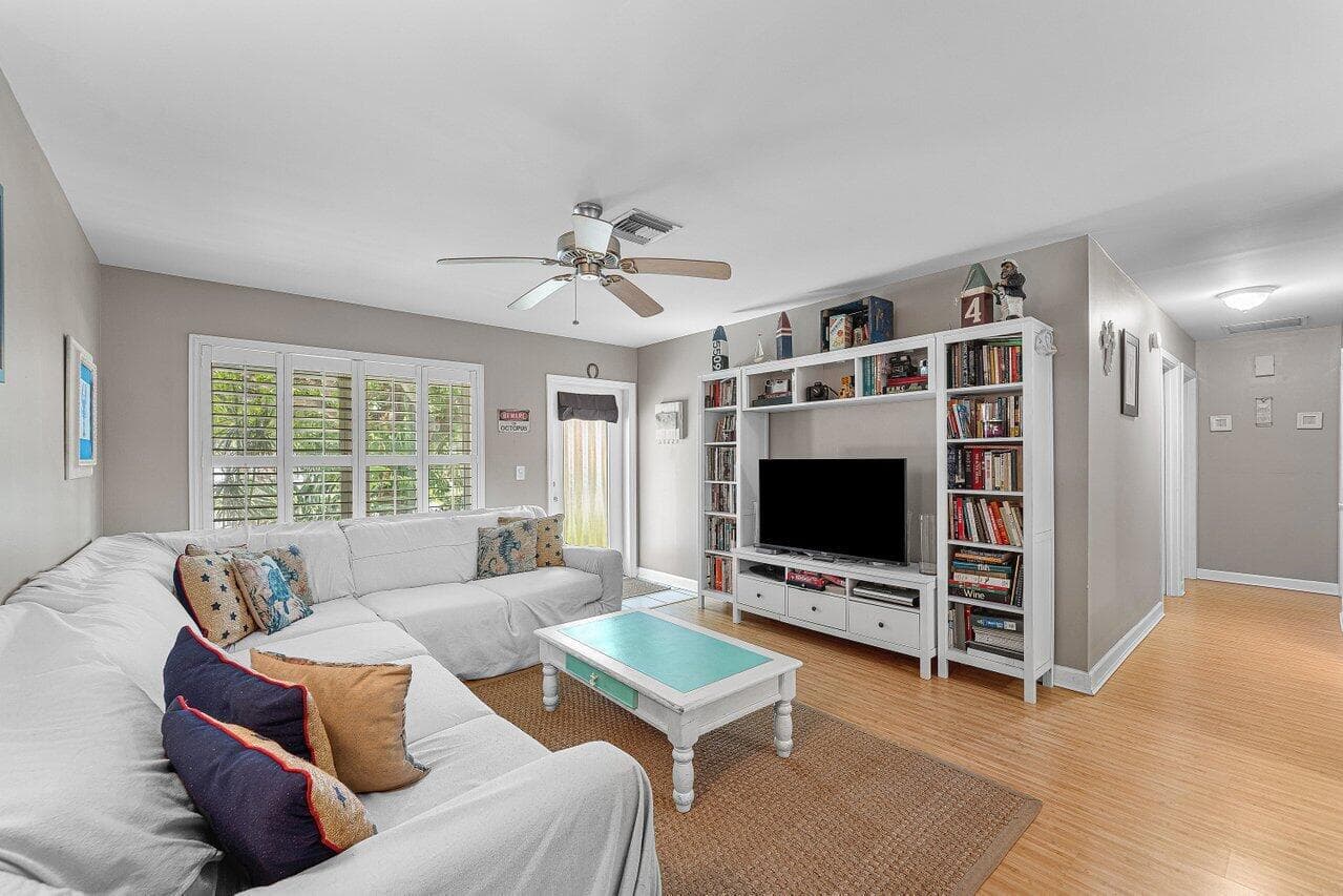 612 NW 7th Court, Boynton Beach, FL 33426 photo 4
