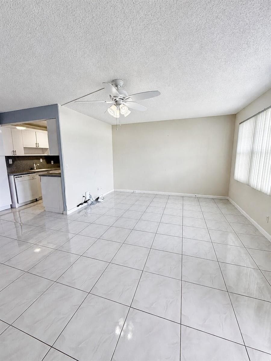 1089 WOLVERTON E # 1089, Boca Raton, FL 33434 photo 4