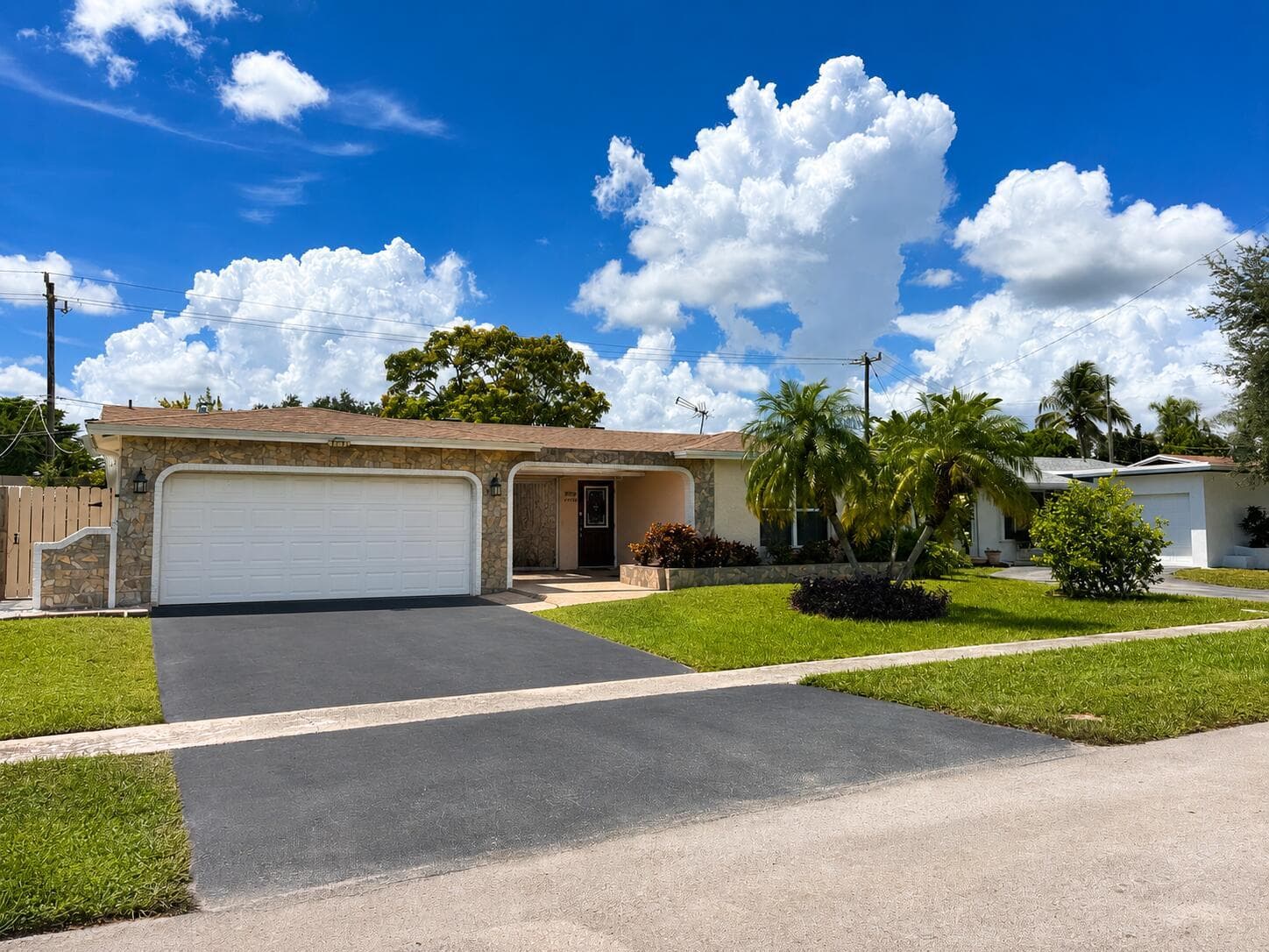10720 NW 26TH Place, Sunrise, FL 33322 photo 2