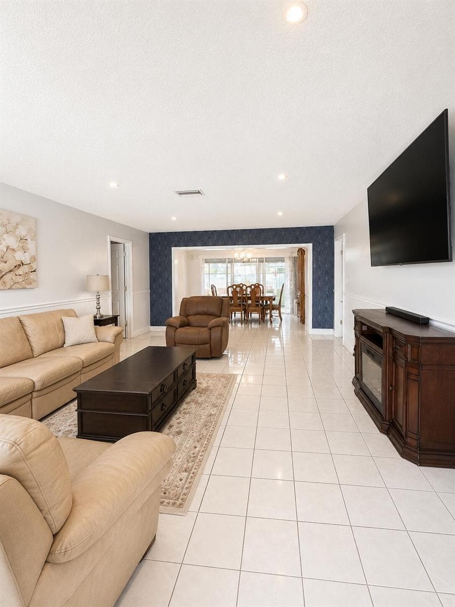 10720 NW 26TH Place, Sunrise, FL 33322 photo 4
