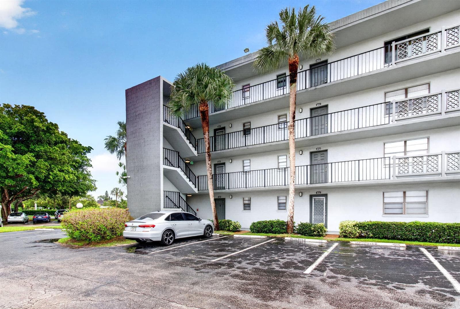 9440 SW 8TH Street # 401, Boca Raton, FL 33428 photo 2
