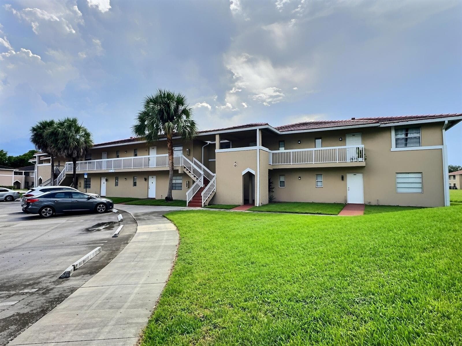 889 TWIN LAKES Drive # 1-J, Coral Springs, FL 33071 photo 2