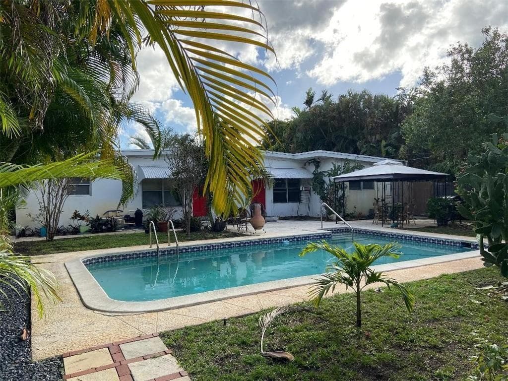 1935 Adams Street, Hollywood, FL 33020 photo 2