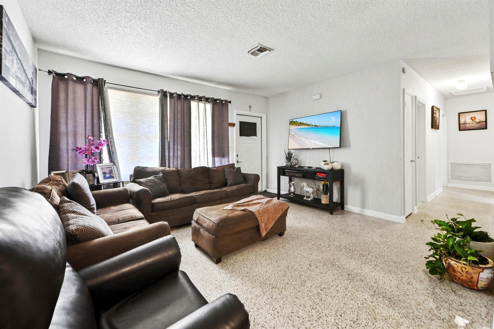 149 Cayman Drive, Palm Springs, FL 33461 photo 4