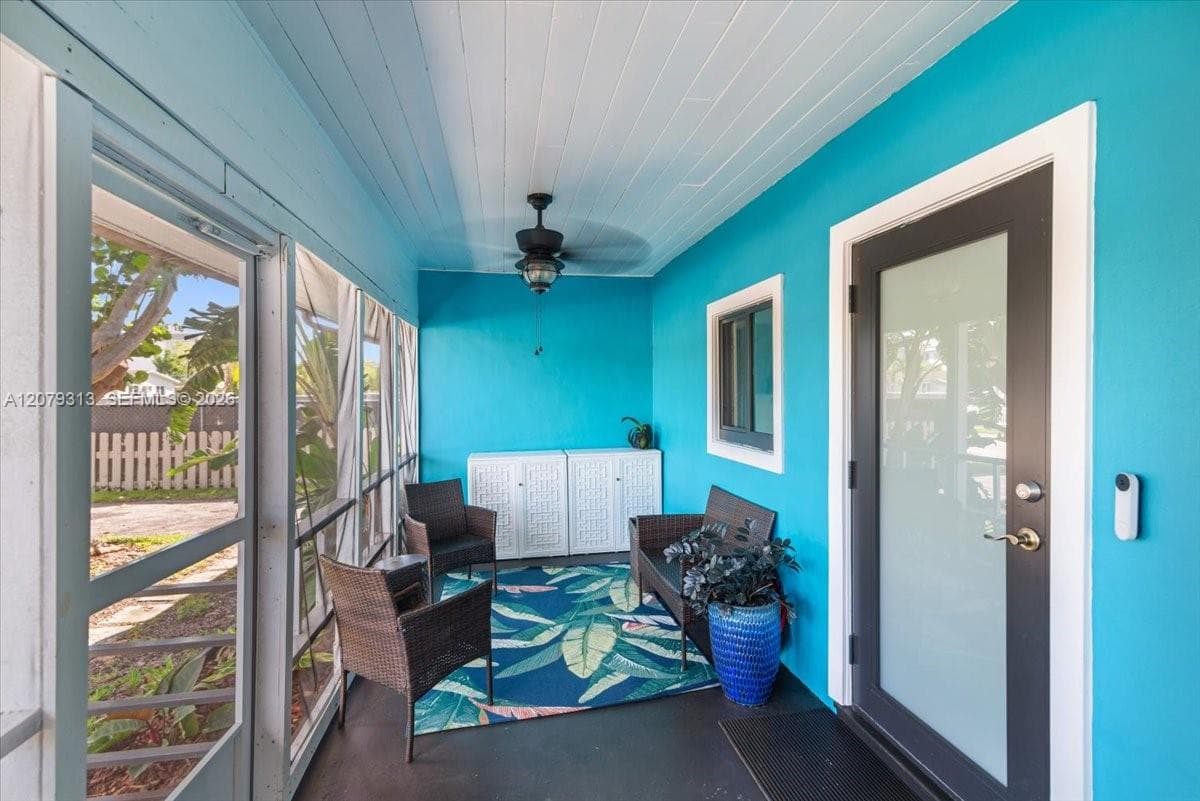 2434 Lincoln St, Hollywood, FL 33020 photo 3