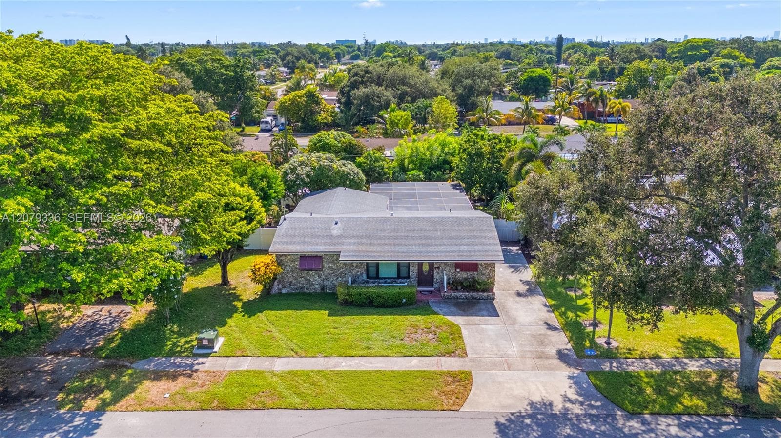 311 SW 70th Ter, Pembroke Pines, FL 33023 photo 2