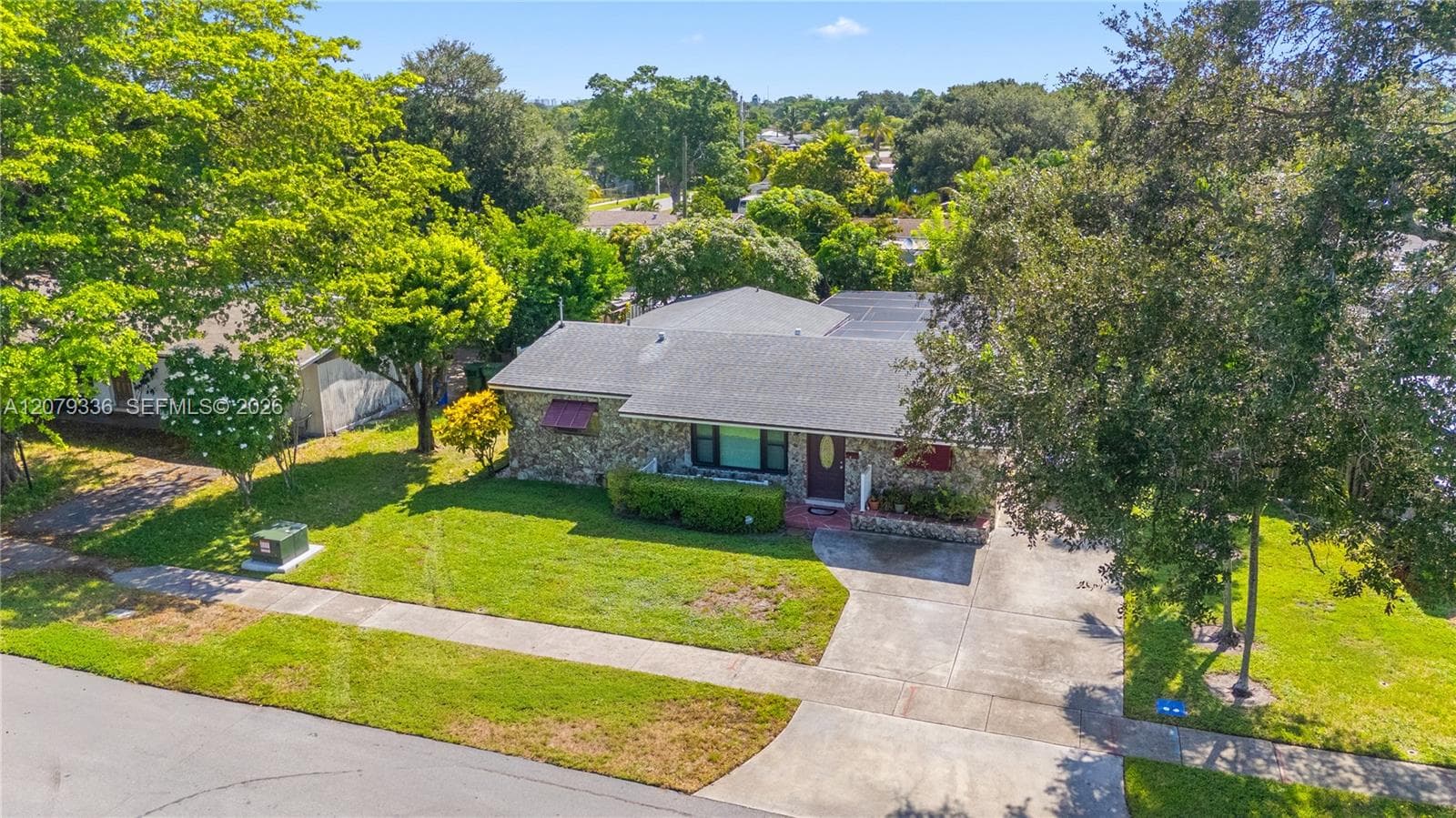 311 SW 70th Ter, Pembroke Pines, FL 33023 photo 3
